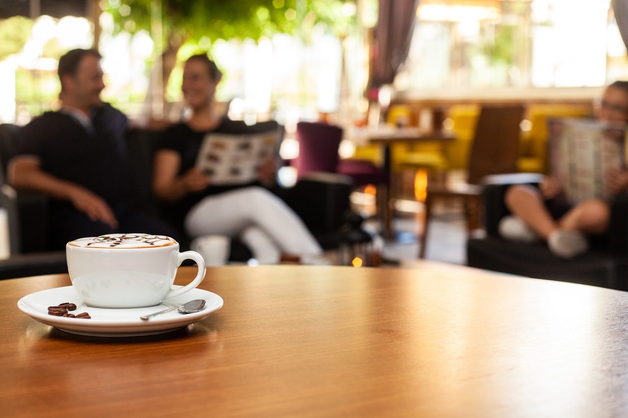 Caf&eacute;s & coffee